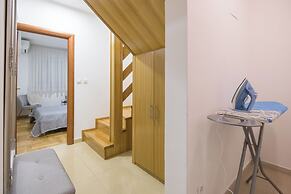 Duplex Apartment Vita Split, near Žnjan Beach
