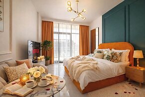 Luxury Studio with Pool and Parking