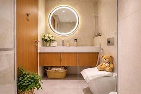 Luxury Studio with Pool and Parking