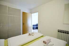 Terrace Flat 300 mt From Beach