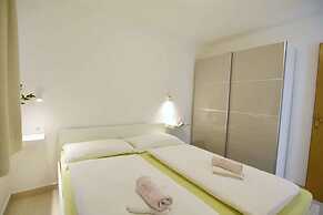 Terrace Flat 300 mt From Beach