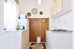 Spacious Apartment With Parking