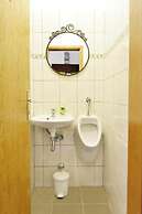 Spacious Apartment With Parking