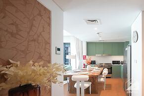 Stylish City Walk 2BR Apt Balcony Iconic Views