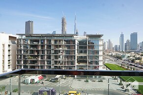 Stylish City Walk 2BR Apt Balcony Iconic Views