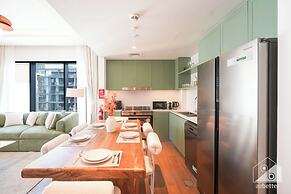 Stylish City Walk 2BR Apt Balcony Iconic Views
