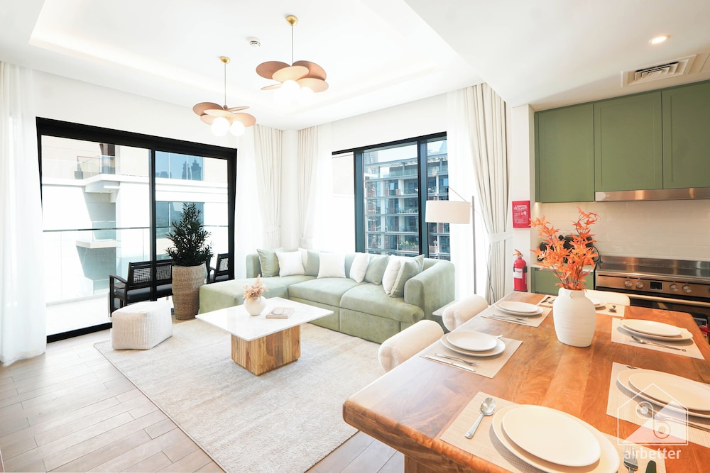 Stylish City Walk 2BR Apt Balcony Iconic Views