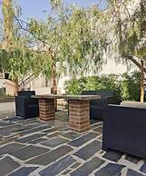 LUXURY PALM SUITES