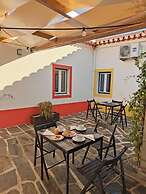LUXURY PALM SUITES