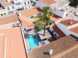 LUXURY PALM SUITES