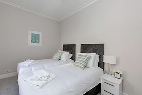 Grassmarket Modern Two Bedroom Flat