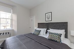 Grassmarket Modern Two Bedroom Flat