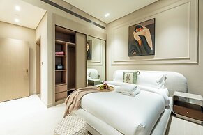 Luxury Apartment - Private Balcony Pool