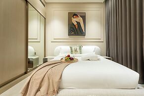 Luxury Apartment - Private Balcony Pool