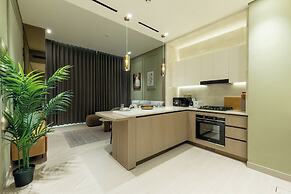 Luxury Apartment - Private Balcony Pool