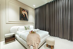 Luxury Apartment - Private Balcony Pool