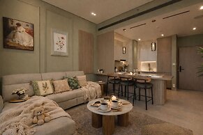 Luxury Apartment - Private Balcony Pool