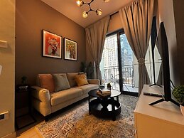 Stylish 1BR Lake View Retreat
