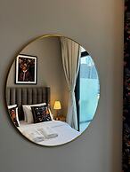 Stylish 1BR Lake View Retreat