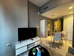 Stylish 1BR Lake View Retreat