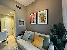 Stylish 1BR Lake View Retreat
