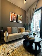 Stylish 1BR Lake View Retreat