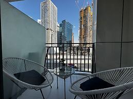 Stylish 1BR Lake View Retreat