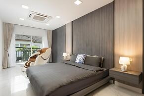 Bangkok's Most Beautiful Modern  Villa