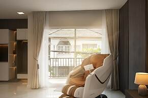 Bangkok's Most Beautiful Modern  Villa