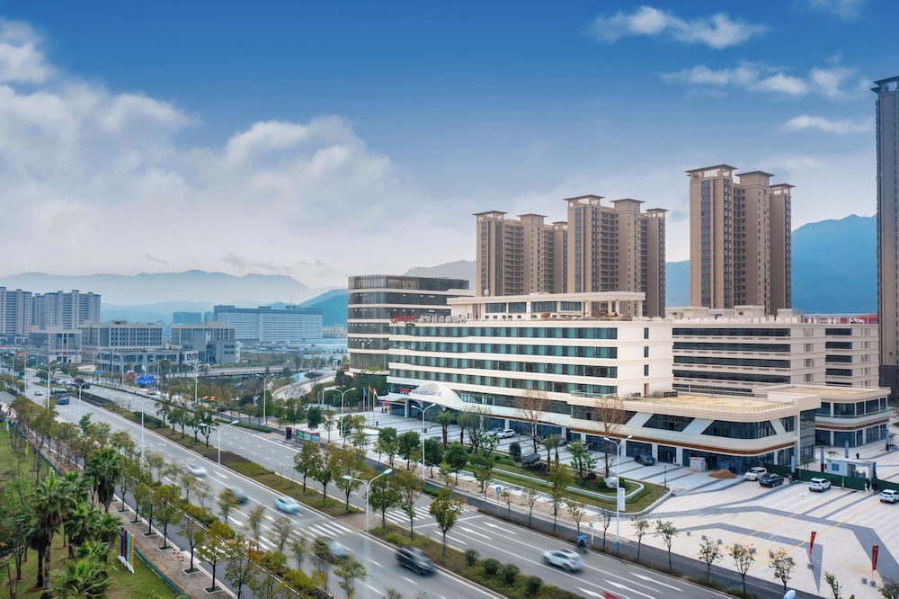 Hampton by Hilton Ningde Lithium Electricity Town