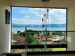 Casa Cuba - Spectacular Lake and Mountain View