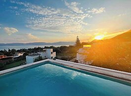 Casa Cuba - Spectacular Lake and Mountain View
