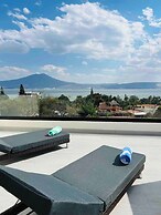 Casa Cuba - Spectacular Lake and Mountain View