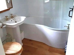 Cottage - Sleeps 2 - River Lynher Walks & Fishing