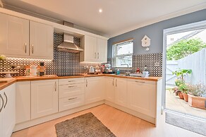 Lisburne Place