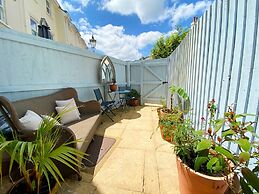 Lisburne Place