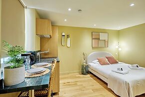 Superb AC Studio Center of Paris