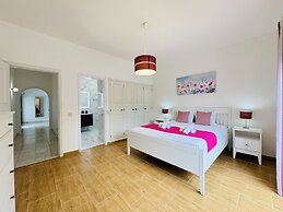 Vilamoura Summer Villa 2 by Homing