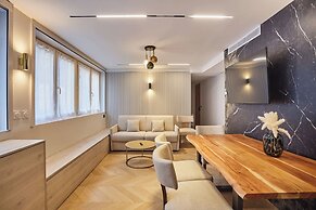 Sublime AC Apartment Eiffel Tower Champs de Mars