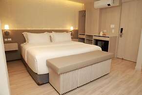 VPV SUITES & CASINO