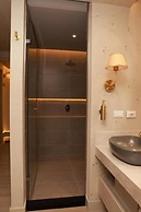 VPV SUITES & CASINO