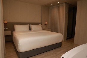 VPV SUITES & CASINO