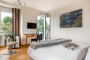 Villa Elisa. M