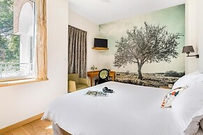 Villa Elisa. M