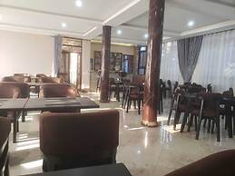Chevas Hotel