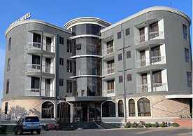 Chevas Hotel