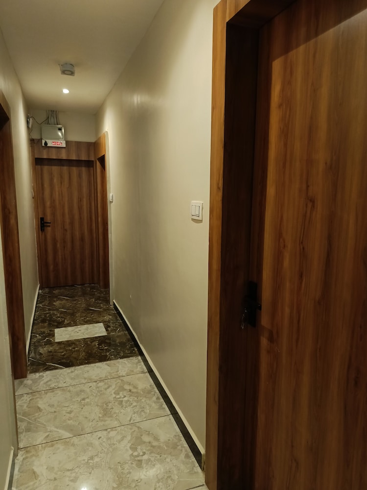 Shree ShyamRaj Hotel