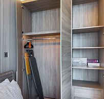 Super Luxury Flat Design with Sea View