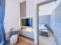 Super Luxury Flat Design with Sea View