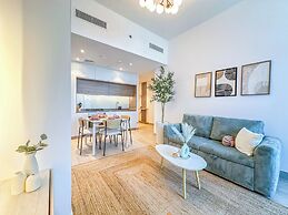 Super Luxury Flat Design with Sea View